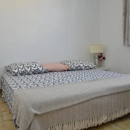 Les Oiseaux Apartment